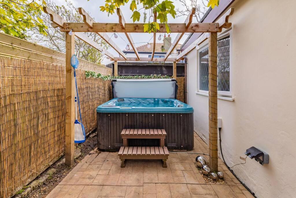 The Hideaway Villa Cleveleys Exterior photo